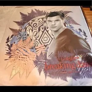 The Twilight Saga Bedding Breaking Dawn Fleece Blanket With